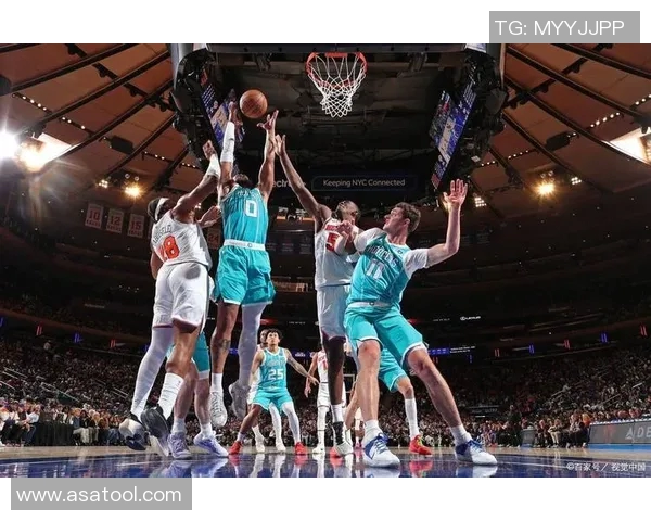 骑士队与纽约尼克斯的激烈对决揭示了NBA赛季的精彩瞬间与球队实力的较量 骑士队与纽约尼克斯的激烈对决揭示了NBA赛季的精彩瞬间与球队实力的较量