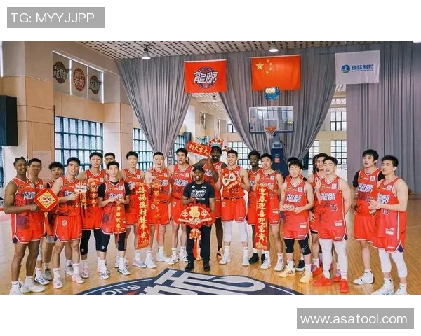 广州龙狮篮球俱乐部奋勇拼搏展现团队精神与竞技魅力的辉煌之路